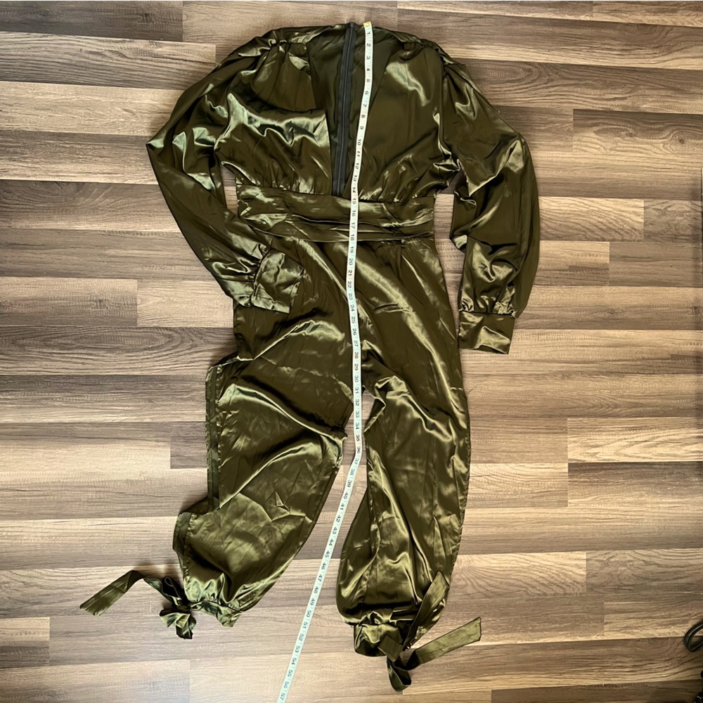 Satin Jumpsuit/Romper Women’s Large